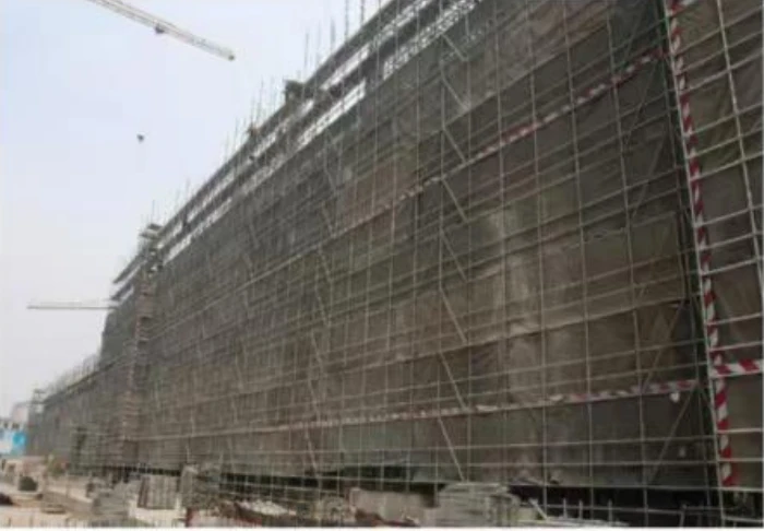 企业宣传册中的建筑脚手架施工现场